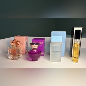 New, unused and authentic Mini Perfumee@@Set
Limited Edition/ mini size